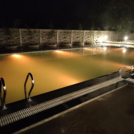 Silent Valley Resort Thane Bagian luar foto